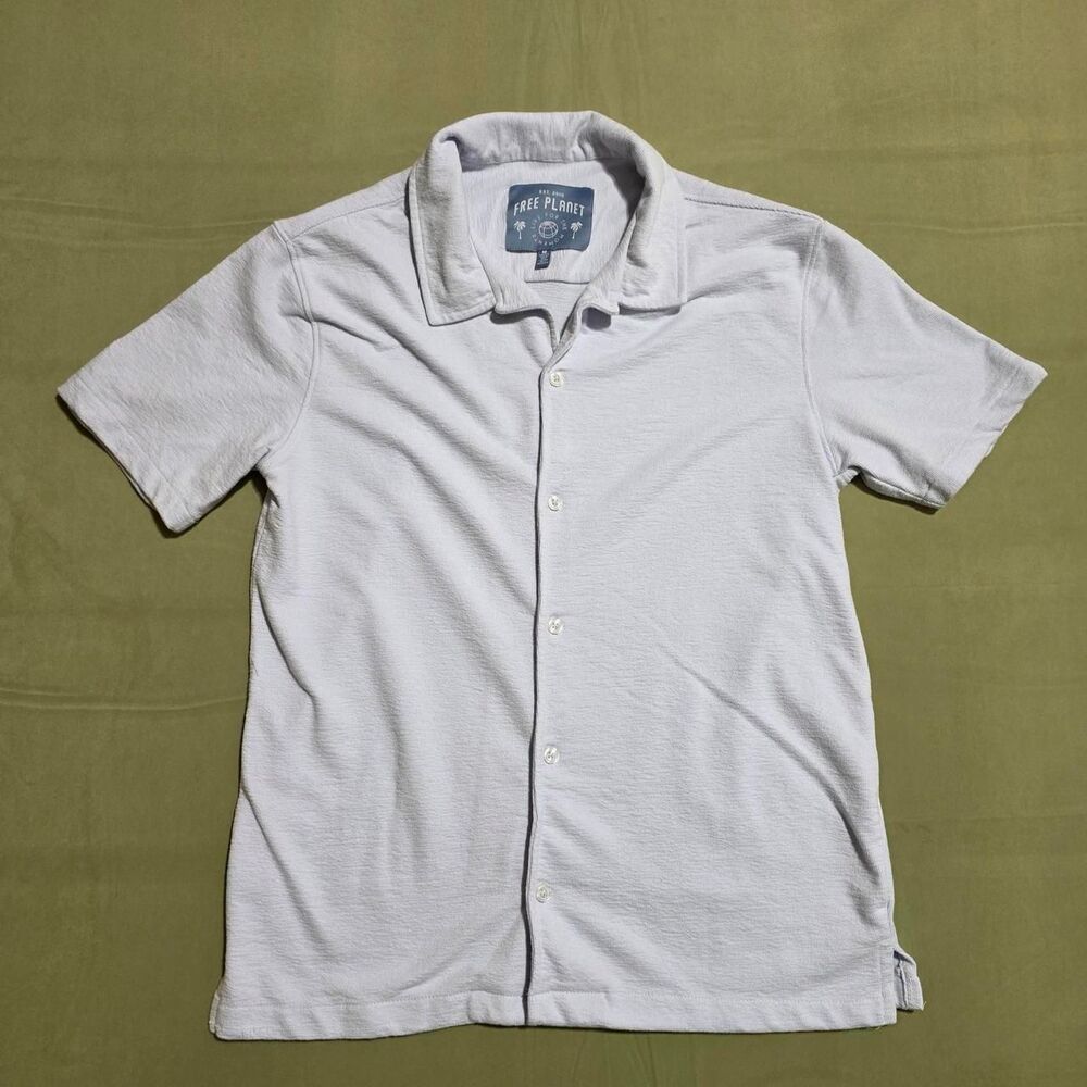 Free Planet light blue button up shirt men's size medium